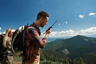 Cuánto alcance tiene un radio de comunicación y qué factores lo afectan