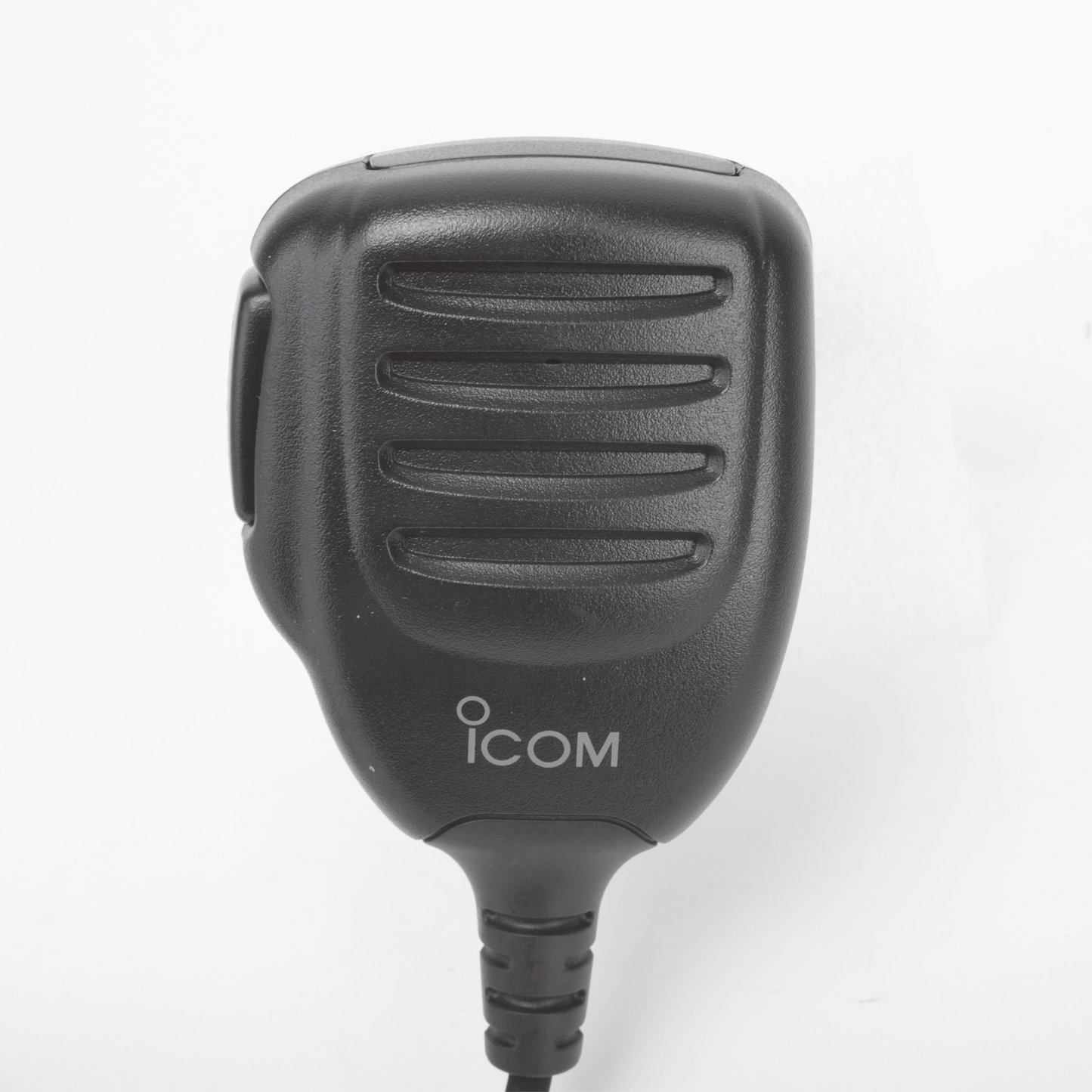 ICOM ICF5013 Radio Móvil Analógico en rango de frecuencia 136-174 MHz, 50 W de potencia de RF. Incluye micrófono, cable de corriente y bracket.
