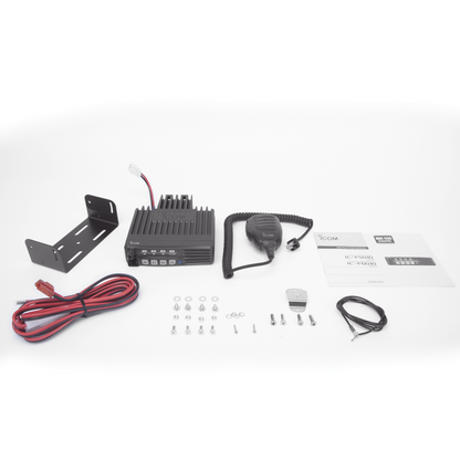 ICOM ICF6013H Radio Móvil Analógico en rango de frecuencia 400-470 MHz, 50 W de potencia de RF. Incluye micrófono, cable de corriente y bracket.