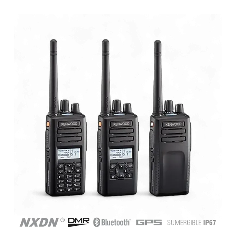 Foto de un Radio Kenwood NX-3000 color negro con fondo blanco